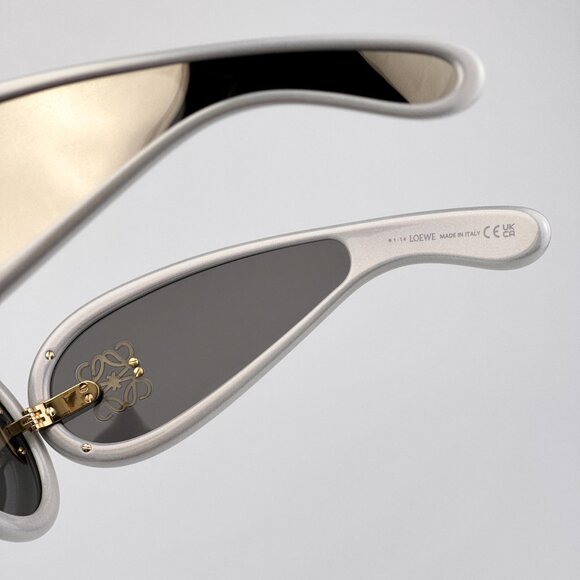 Loewe X PAULA'S IBIZA LW40108I Sunglasses – Sparkle Gold | Model LW40108I 24C - Picture 7 of 11